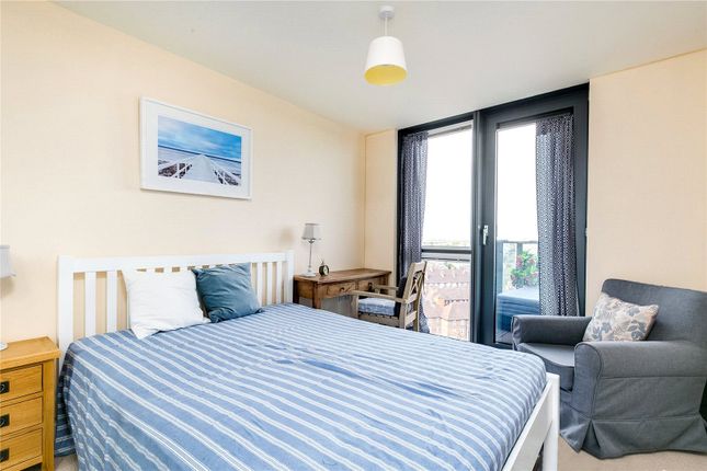 Flat to rent in Sky Apartments, Homerton Road