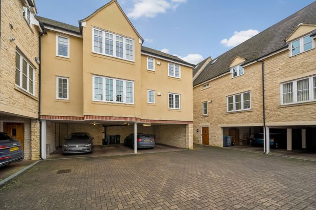 Thumbnail Flat for sale in Merchants Place, Chipping Norton, Oxfordshire