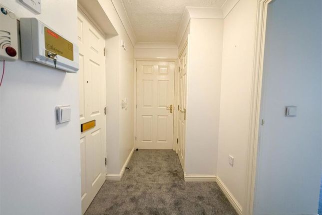 37 IMPERIAL COURT, Marine Parade West, Clacton on Sea photo 3