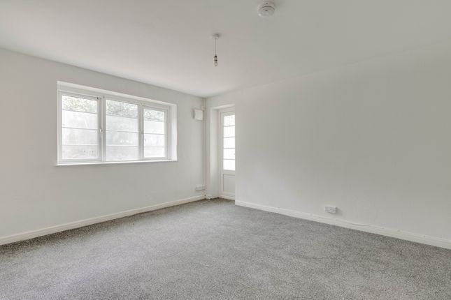 15, The Woodlands, Upper Norwood photo 3