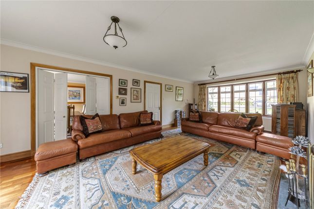 21, Fairacres, Surrey photo 2