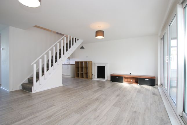 27, Holland Park, Cheveley photo 4