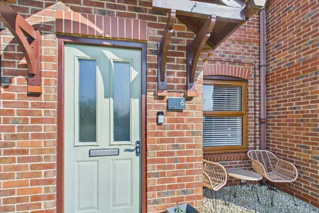 6, Top House Farm Mews, Knottingley photo 4