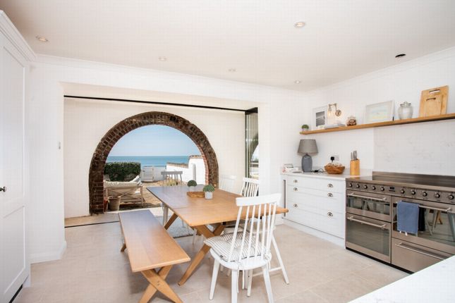3 Zarena Court, The Riviera, Folkestone photo 4