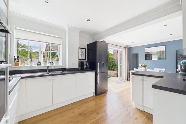 5, Park Farm Close, Horsham photo 4