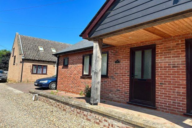 Thumbnail Cottage to rent in Beeches Road, Bury St. Edmunds
