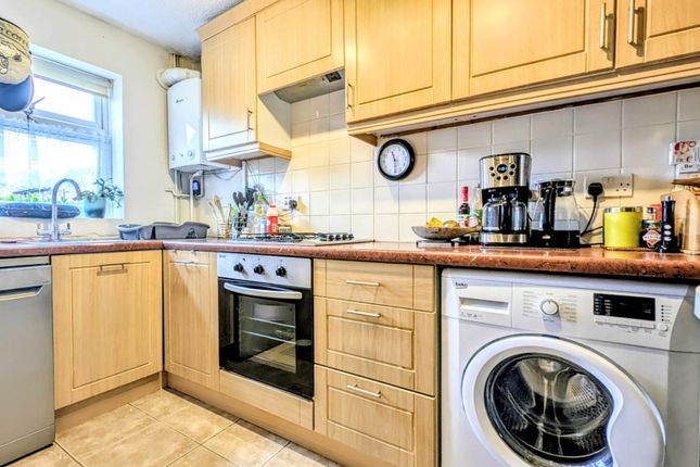 62, Montrose Close, Bordon photo 5