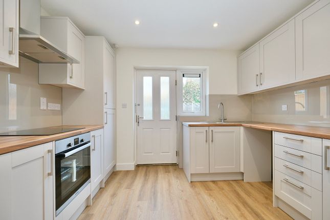 17, Field Close, Huntingdon photo 4