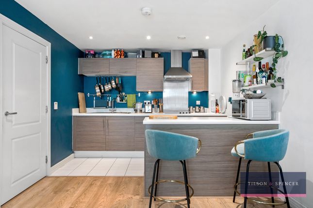 Flat 21, Crane Heights, Waterside Way, London photo 4