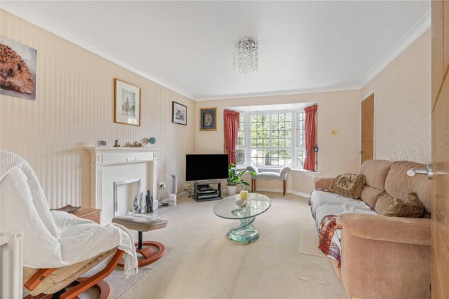 2, Chestnut Walk, West Sussex photo 3