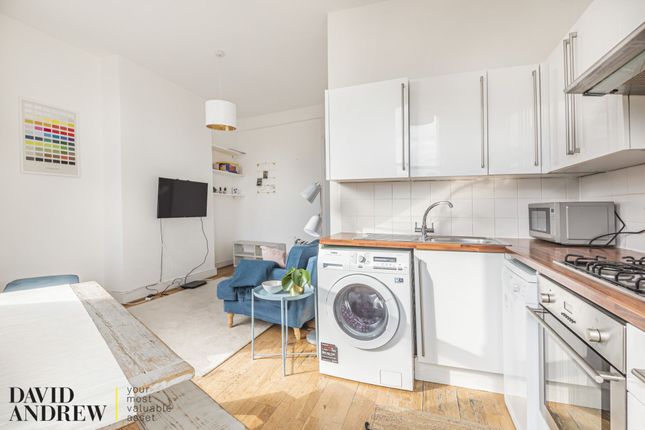 80a Mountgrove Road, London photo 2