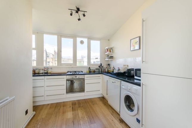 Flat to rent in Finborough Road, Chelsea, London
