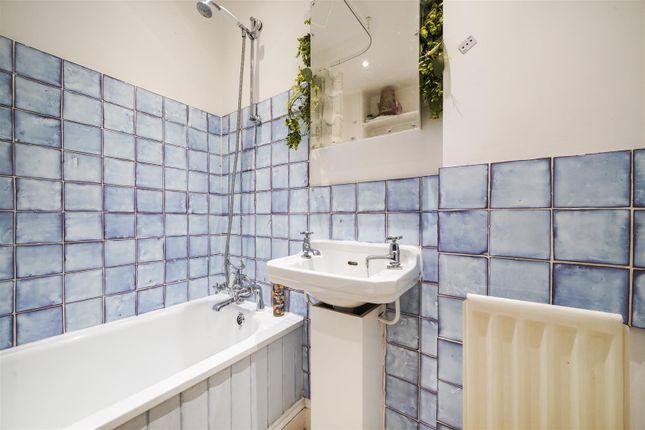 Flat for sale in Dryburgh Road, London