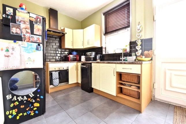 28, Whitehall Street, West Yorkshire photo 4