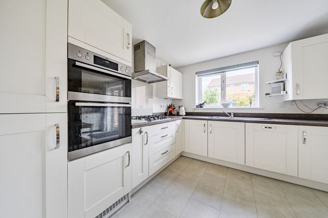 10 Skylark Drive, Pershore photo 3