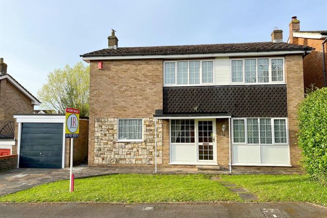 Detached house for sale in Moorhurst Avenue, Goffs Oak, Waltham Cross