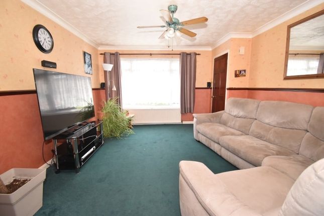 15, Addison Close, Exeter photo 4