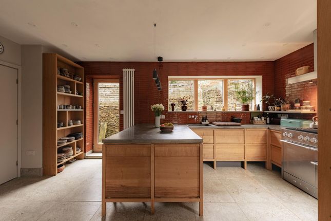10, Yew Tree Lane, Holmfirth photo 4