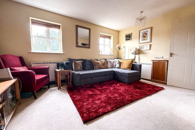31 Winters Field, Taunton, Somerset photo 2