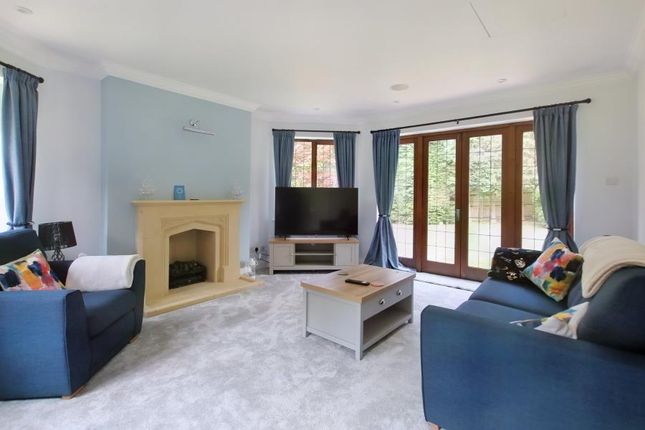 Detached house to rent in Old Avenue, West Byfleet