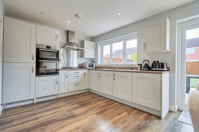 24 Beverley Way, Newton-Le-Willows photo 3