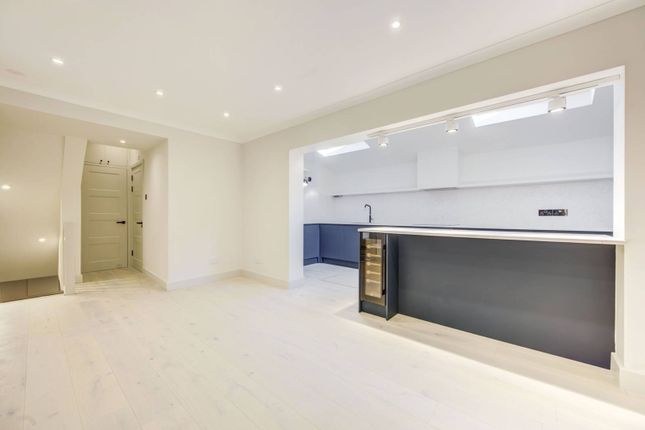 Thumbnail Flat for sale in Dawes Road, Fulham, London