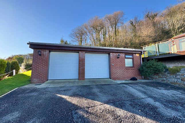 20, Cwm Ystrad Park, Carmarthen photo 2