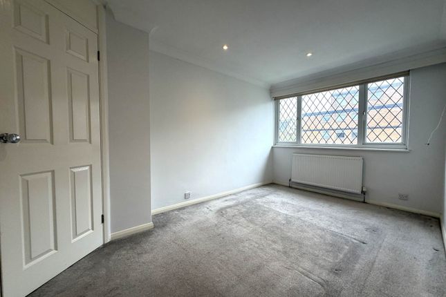 6, St Stephen`s Close, Canterbury photo 5