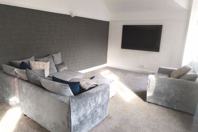 Flat 1, 6, Bank Street, Kilbirnie photo 3