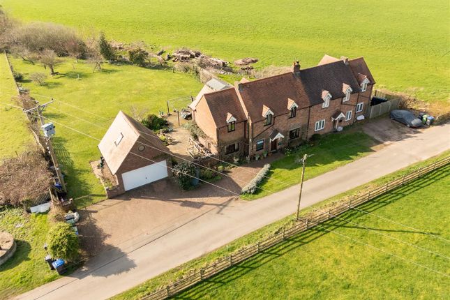 4-bed house on Leafield Farm Cottages, 2, Leafield Farm Cottages, Stratford Road, Warwick, £595,000