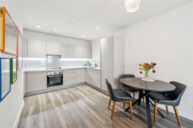 17, Foxglove House, 20, Springfield Drive, London photo 4