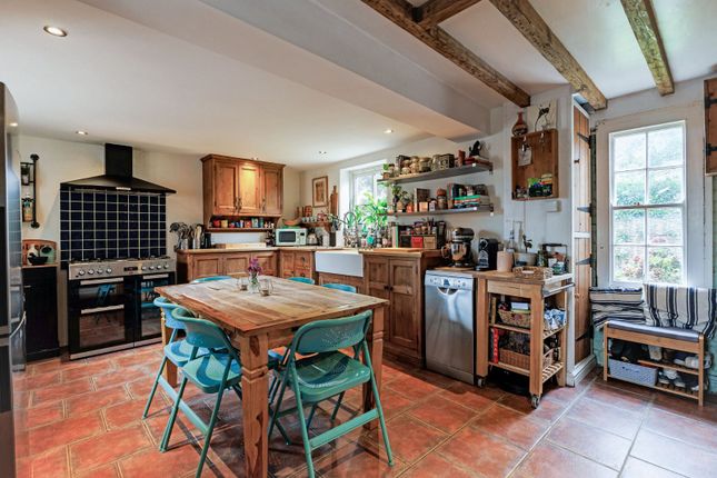 College Cottage,, The College, Bicester photo 2