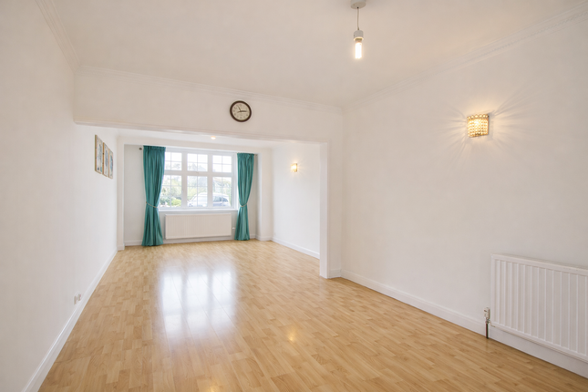 29, Pembroke Road, Greenford photo 3