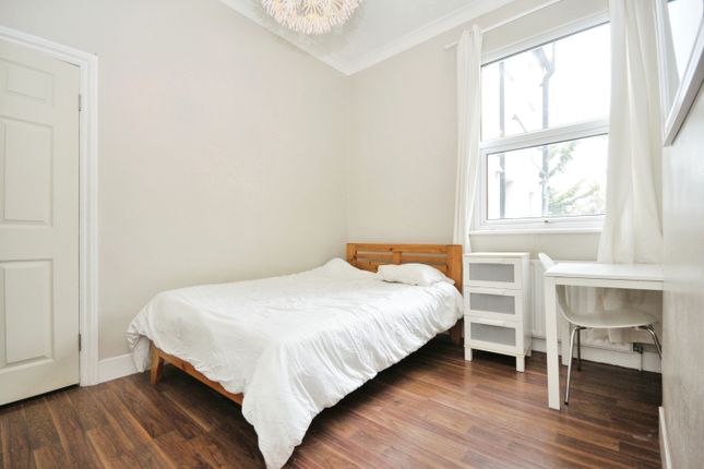 Flat for sale in Mosslea Road, London