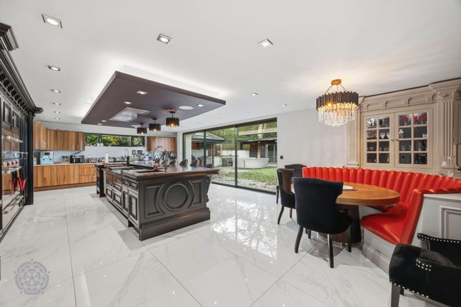 11, Oakley Park, Bolton, BL1 photo 2