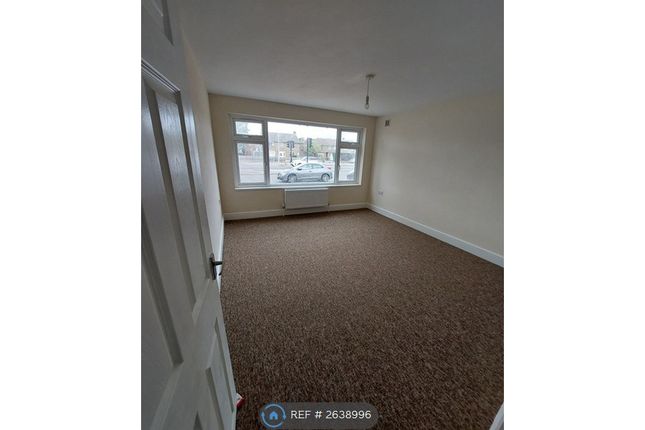Harrogate Court, Slough photo 3