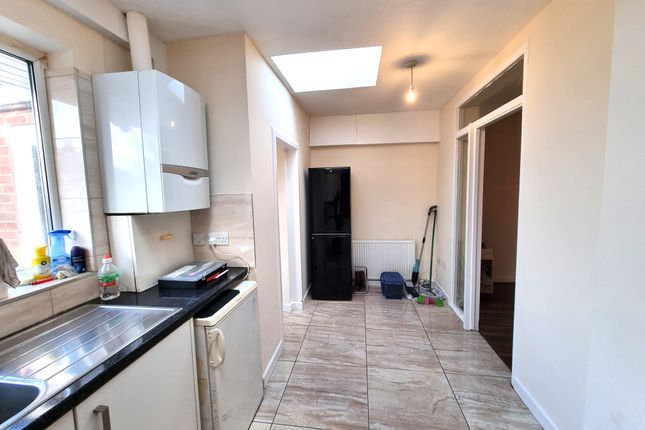 57, Manor Way, Mitcham photo 5