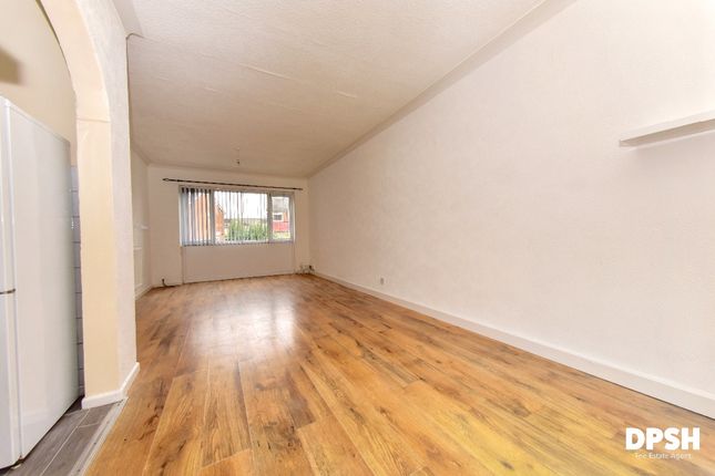 26 Wolley Drive, Leeds photo 5