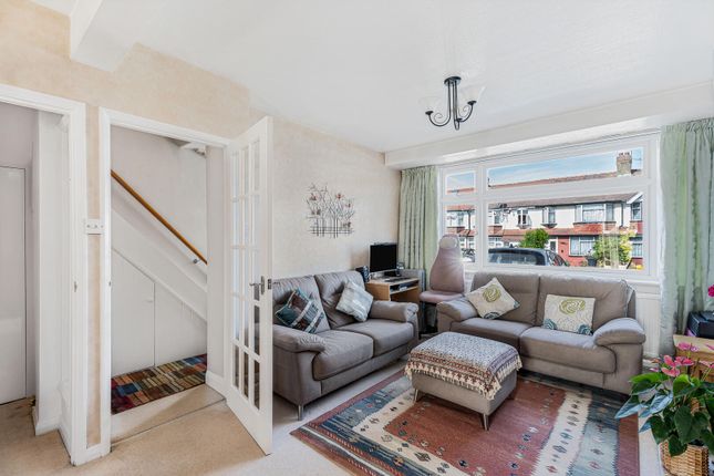 60, Hyde Way, London photo 4