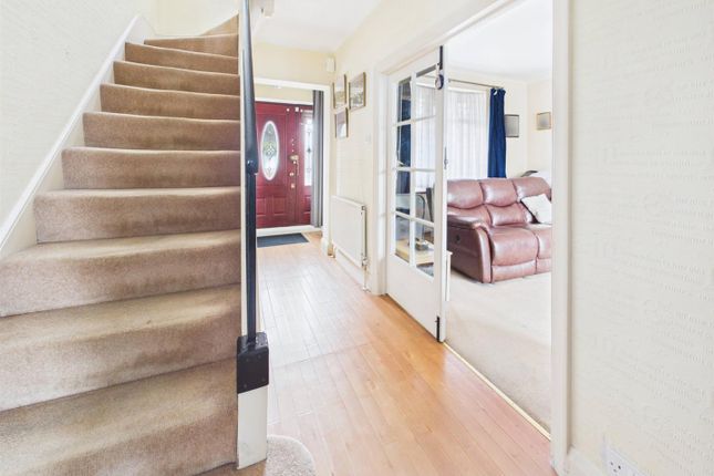 31, Warwick Road, Coulsdon photo 2