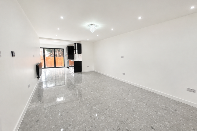 38A South Bank, Staplehurst photo 2