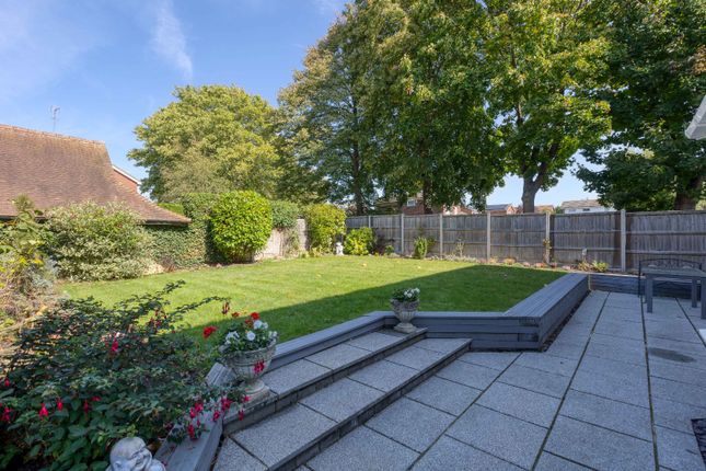 41 Chancellors Road, Stevenage, Hertfordshire photo 3