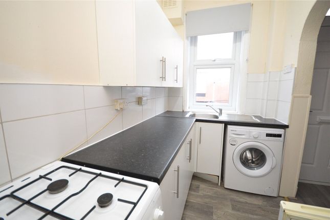 13, Recreation Crescent, West Yorkshire photo 4
