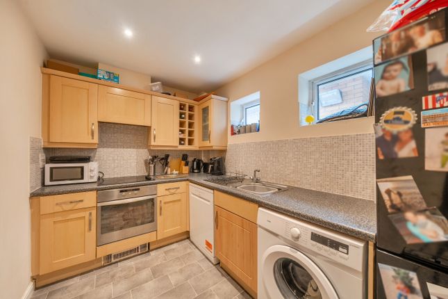 Flat 3, Centurion House, 44, Hawkeswood Road, Southampton photo 4