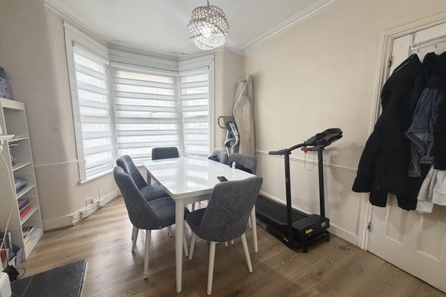 38, Sutherland Road, LONDON photo 3