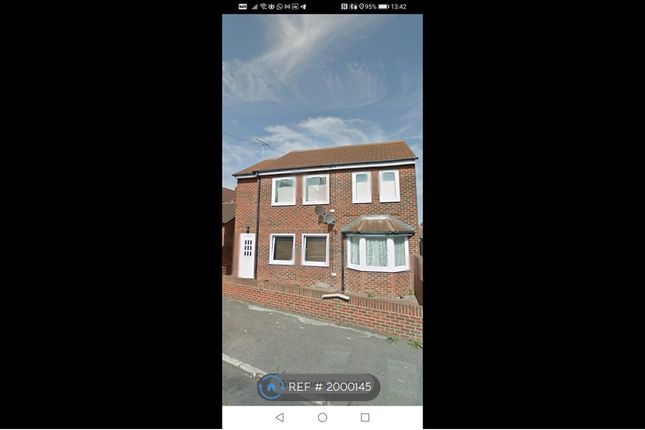 Thumbnail Flat to rent in Valley Road, Gillingham