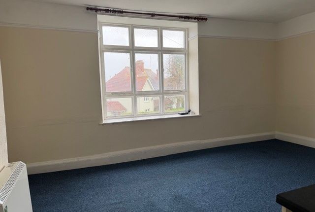 Flat 2 5, The Terrace, Alcombe photo 3