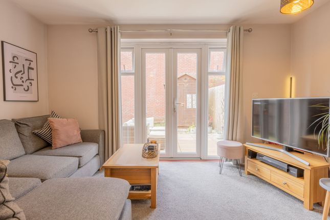 21 Cilgant Ceinwen, Cwmbran photo 3