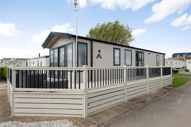 Thumbnail Mobile/park home for sale in St. Johns Road, Whitstable