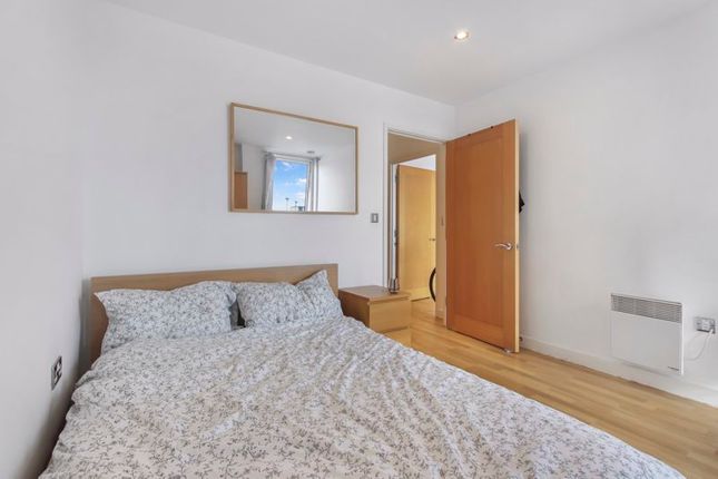 Flat for sale in Western Gateway, London